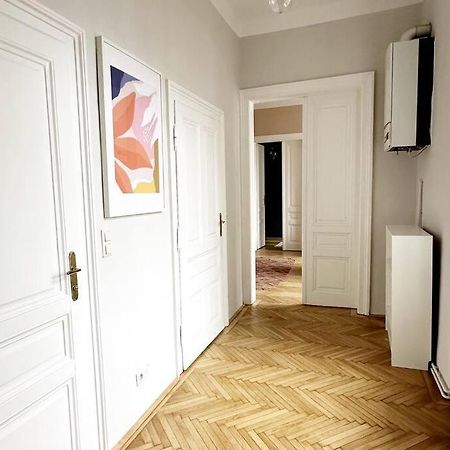 Ruhige & Grosse Altbauwohnung 7Min Zum Zentrum Βιέννη Εξωτερικό φωτογραφία